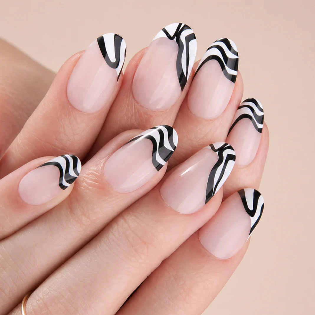 Faux Ongles Blanc et Noir à Lignes Ondulées Amande Mi-Longs