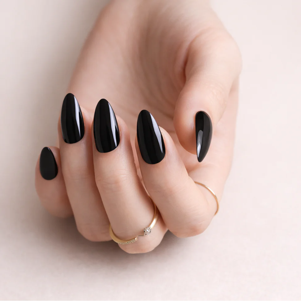 Faux Ongles Noir Amande Mi-Longs